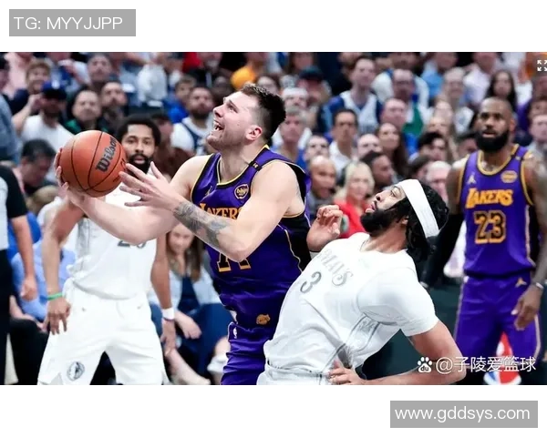 06赛季湖人对决小牛的经典对抗与历史回顾