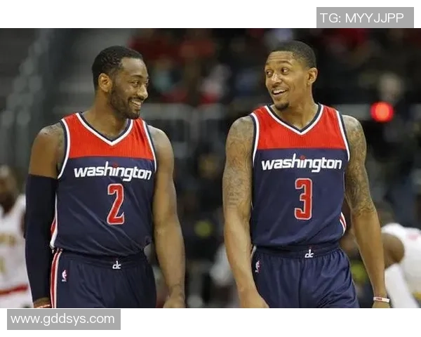 76人队与奇才队共同致敬传奇球员举行球衣退役仪式回顾辉煌历史与荣耀时刻