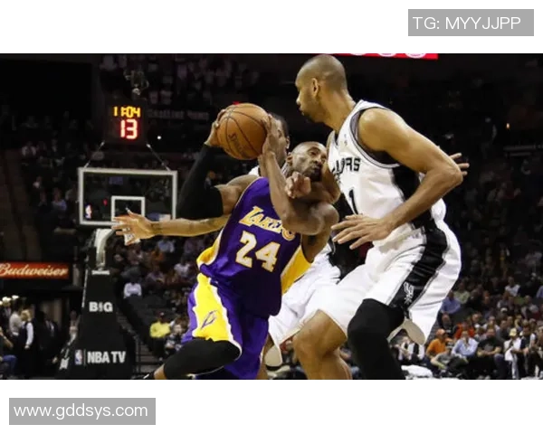 2014年小牛队与马刺队季后赛第三场精彩对决回顾与分析 2014年小牛队与马刺队季后赛第三场精彩对决回顾与分析